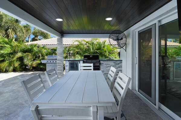 839 Enfield Street Boca Raton, FL 33487 - Photo 5 of 36 a outdoor view with a sitting space