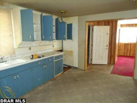 25923 Superior Road Taylor, MI 48180 - Photo 6 of 15 31108966-5.JPG