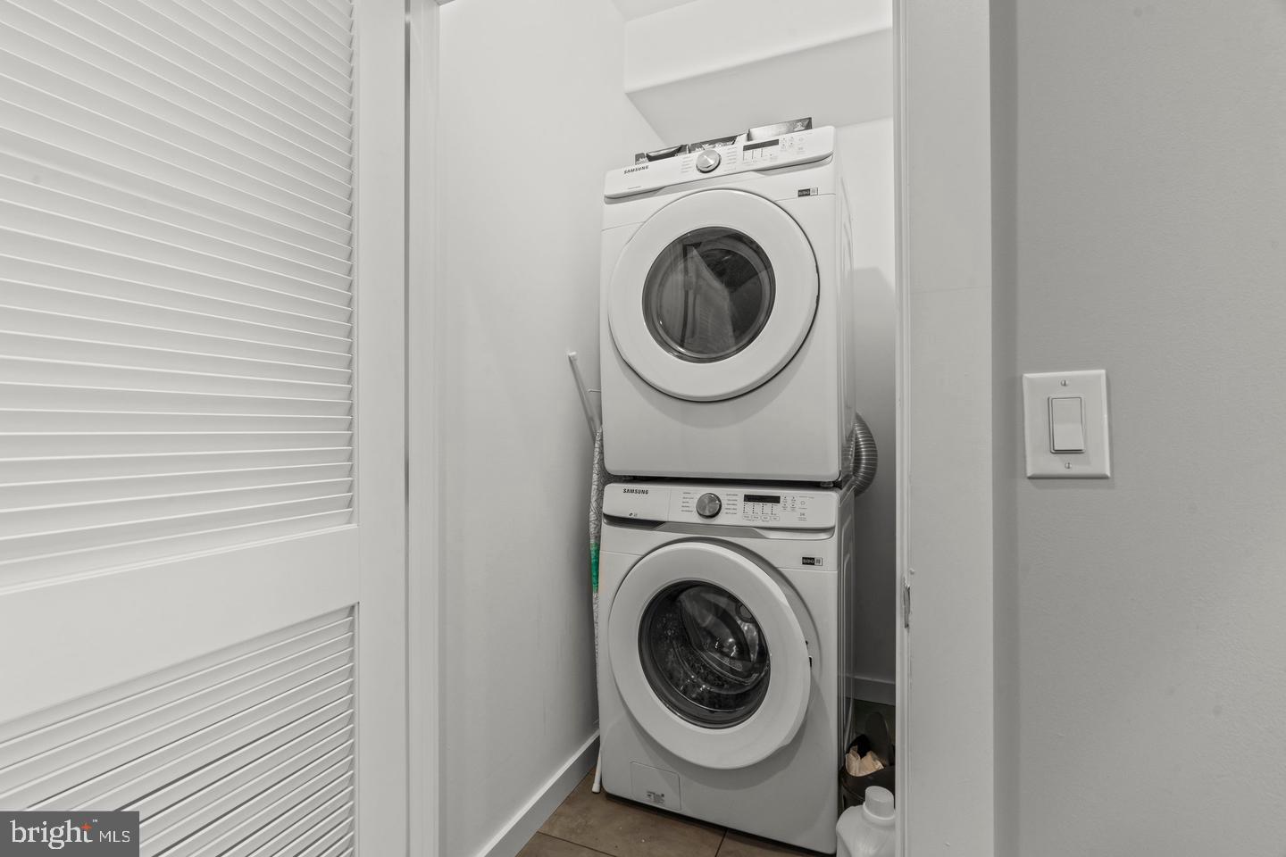 1751 South Taylor Street Philadelphia, PA 19145 - Photo 14 of 28 a utility room with dryer and washer