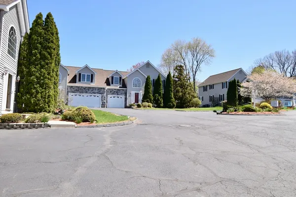 $5,450 | 172 Edgehill Road, Unit 172, Norwood, MA 02062