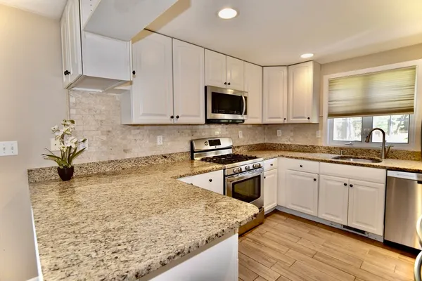 $5,450 | 172 Edgehill Road, Unit 172, Norwood, MA 02062