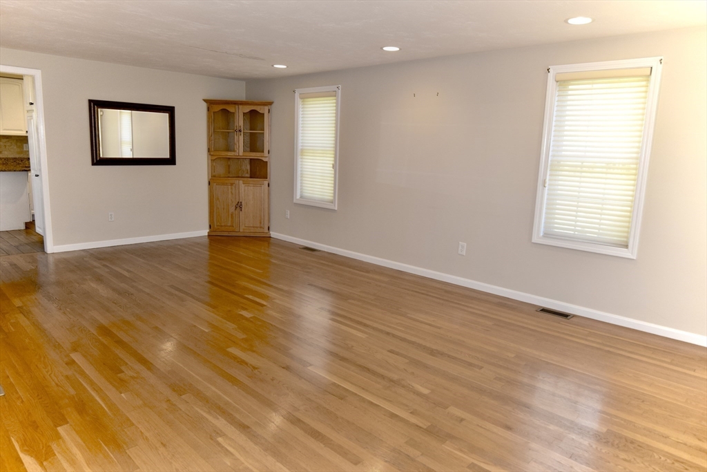 172 Edgehill Road, Unit 172 Norwood, MA 02062 - Photo 8 of 28