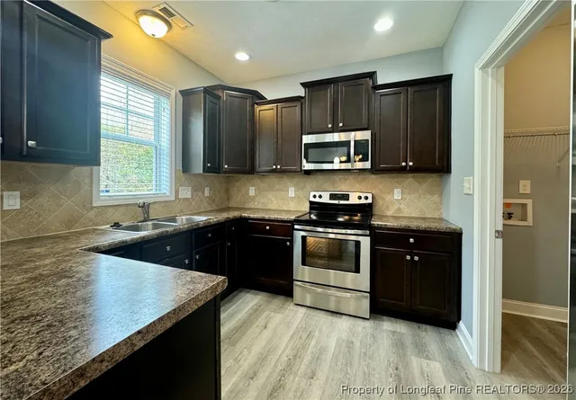 $1,700 | 2100 Feathercombe Court, Fayetteville, NC 28306