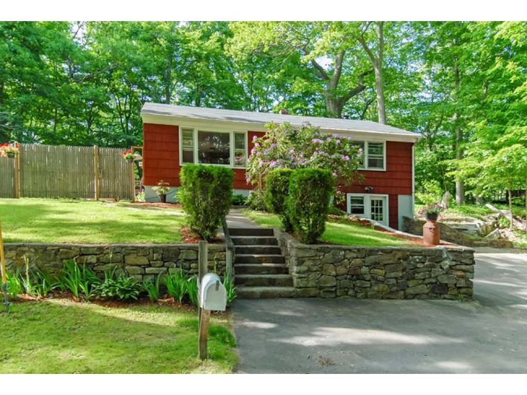 4 Adams Road Kittery, ME 03904 - Photo 2 of 27