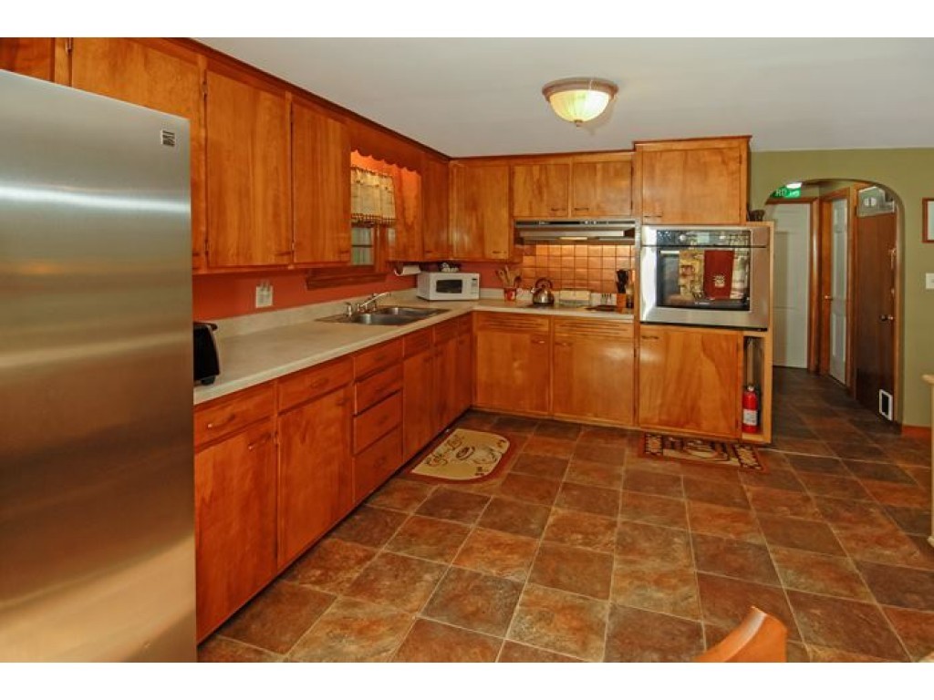 4 Adams Road Kittery, ME 03904 - Photo 3 of 27