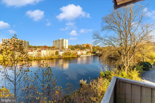 $3,095 | 7505 Democracy Boulevard, Bethesda, MD 20817