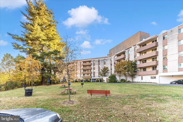 $3,095 | 7505 Democracy Boulevard, Bethesda, MD 20817