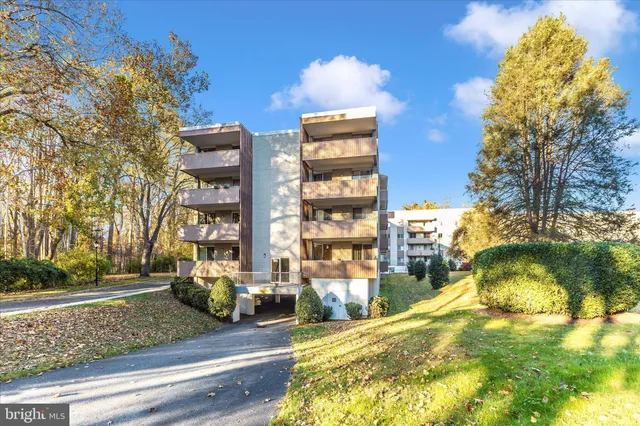 $3,095 | 7505 Democracy Boulevard, Bethesda, MD 20817