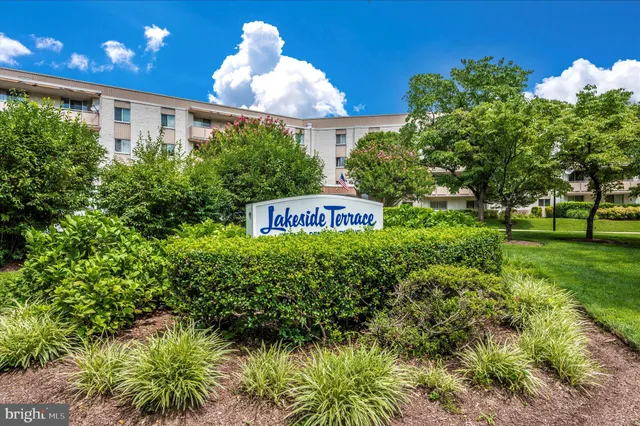 $3,095 | 7505 Democracy Boulevard, Bethesda, MD 20817