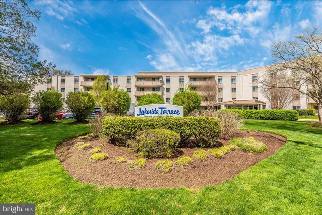 $3,095 | 7505 Democracy Boulevard, Bethesda, MD 20817