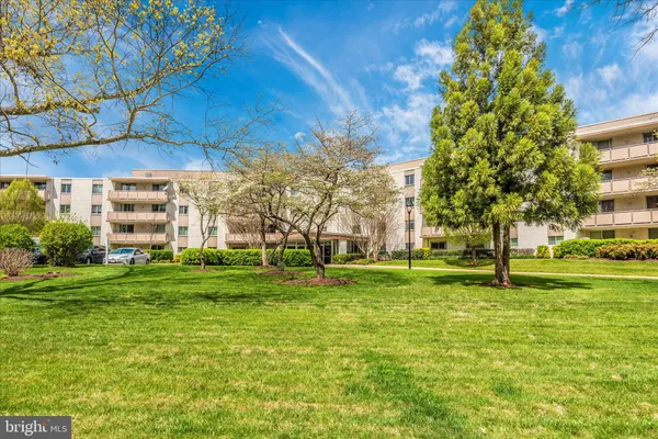 $2,800 | 7505 Democracy Boulevard, Unit A338, Bethesda, MD 20817