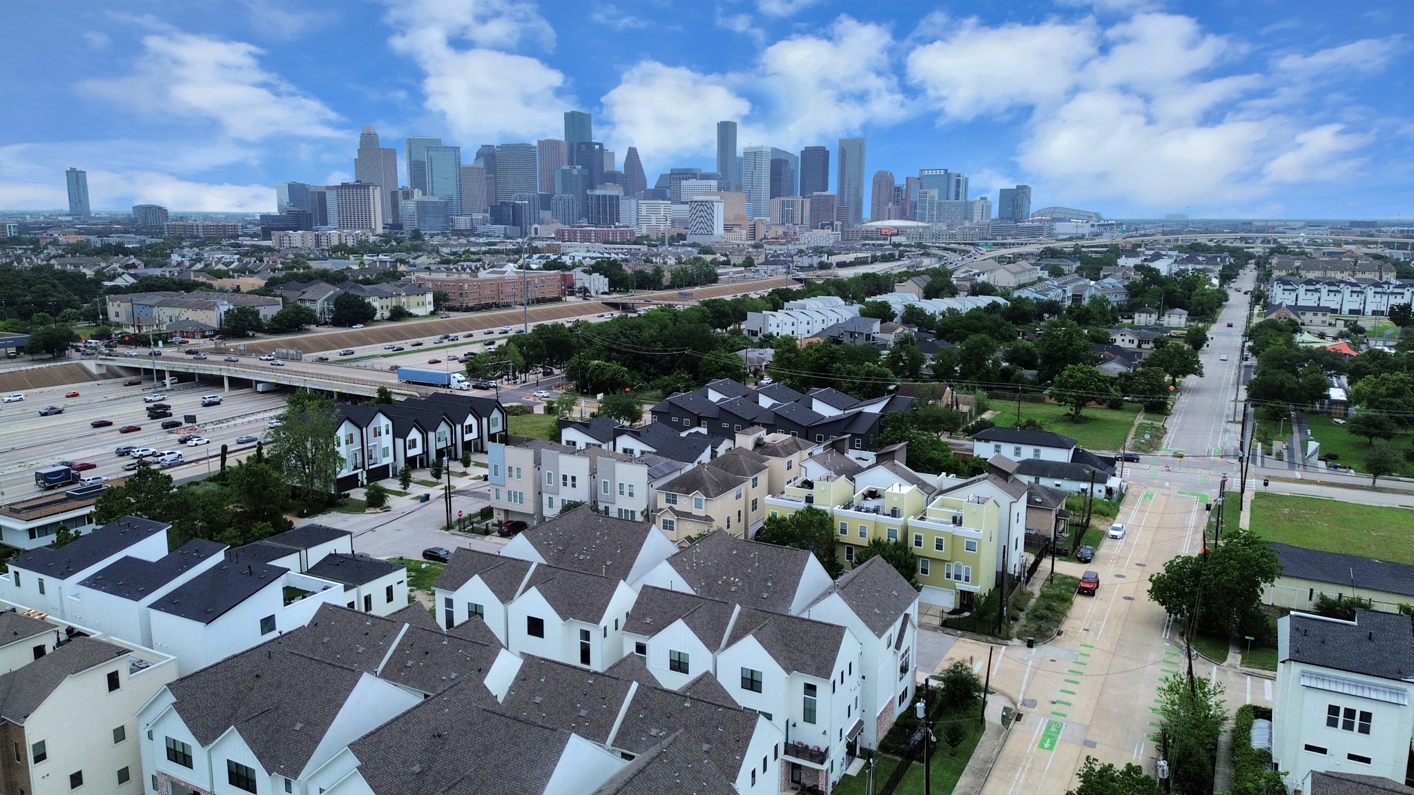 2114 Stuart Street Houston, TX 77004 - Photo 37 of 39 a view of a city