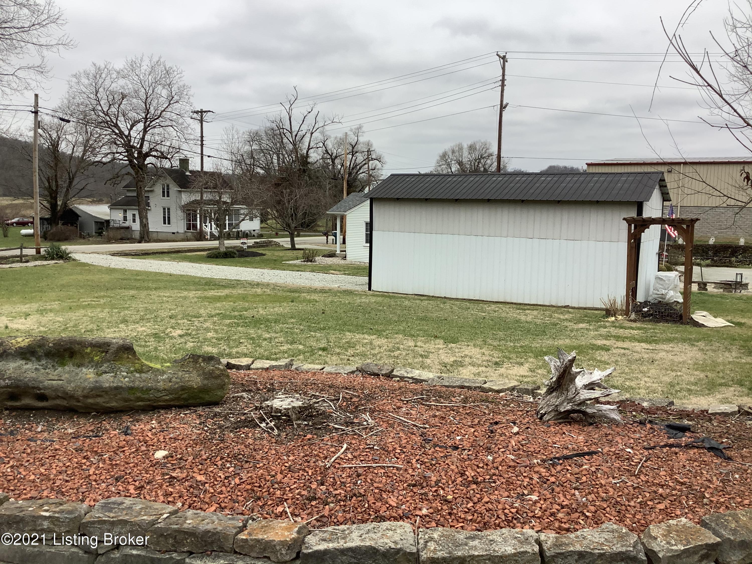 416 Fredericktown Road Springfield, KY 40069 - Photo 8 of 28 04F940D6-FD1F-4DF2-8126-62983E03E6B9