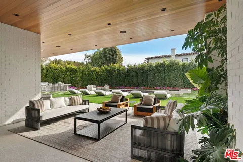$20,998,000 | 10386 Strathmore Drive, Los Angeles, CA 90024