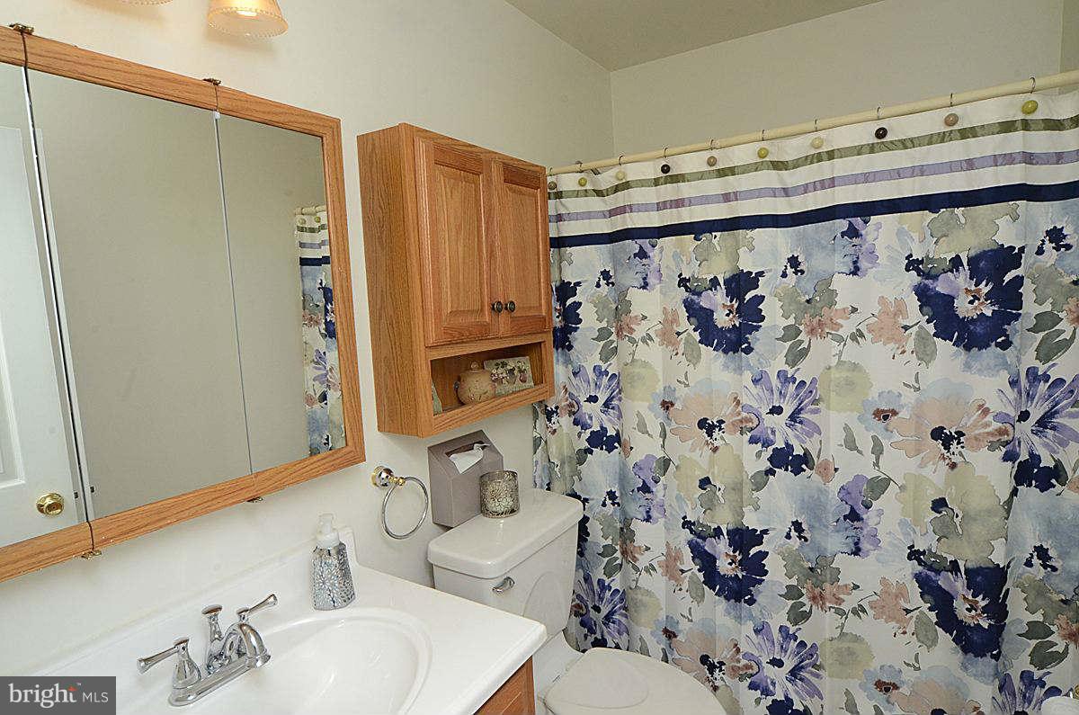 24506 Fossen Road Damascus, MD 20872 - Photo 17 of 27 Bath