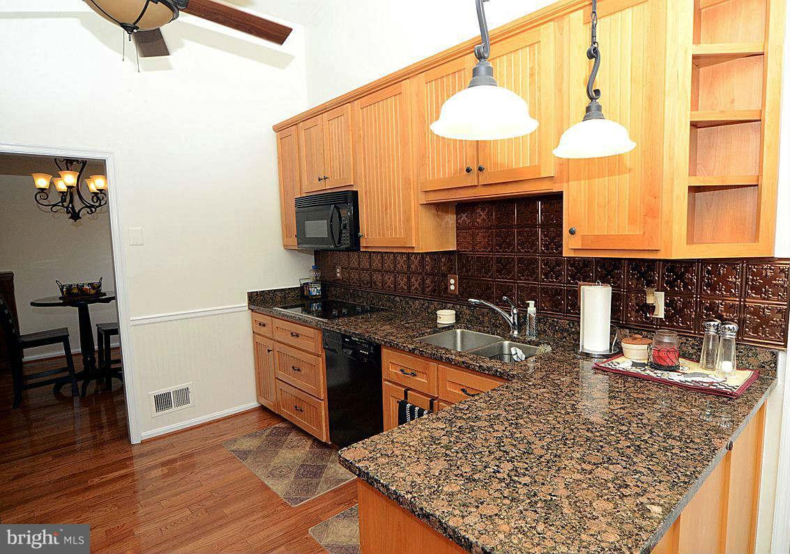 24506 Fossen Road Damascus, MD 20872 - Photo 4 of 27 Kitchen
