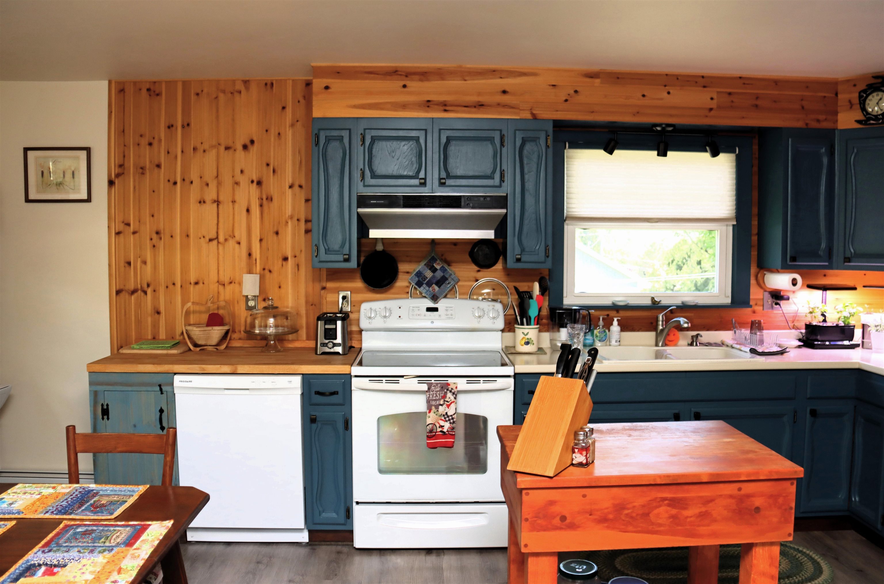 152 Howard Street Berlin, NH 03570 - Photo 4 of 28