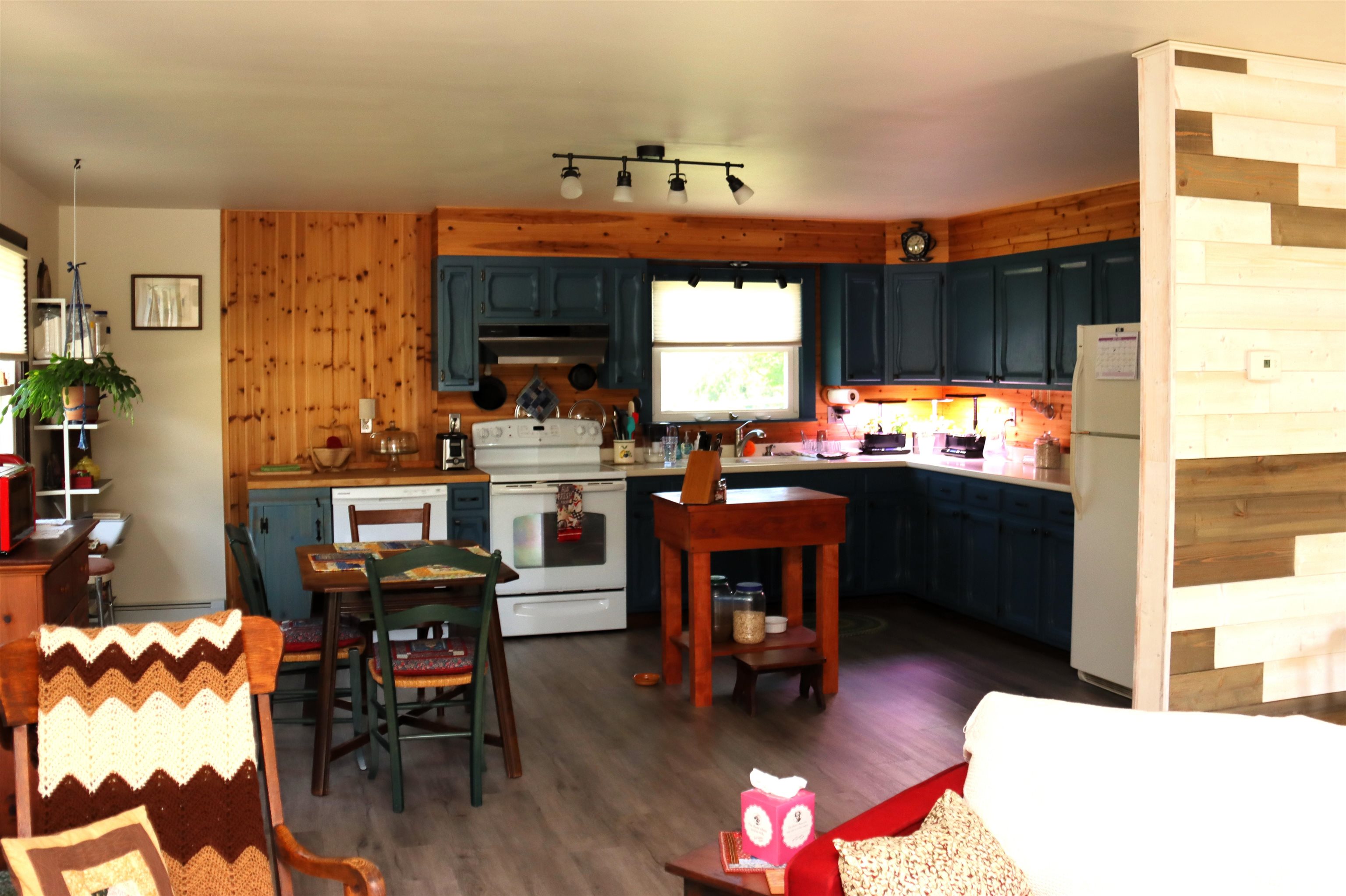 152 Howard Street Berlin, NH 03570 - Photo 8 of 28