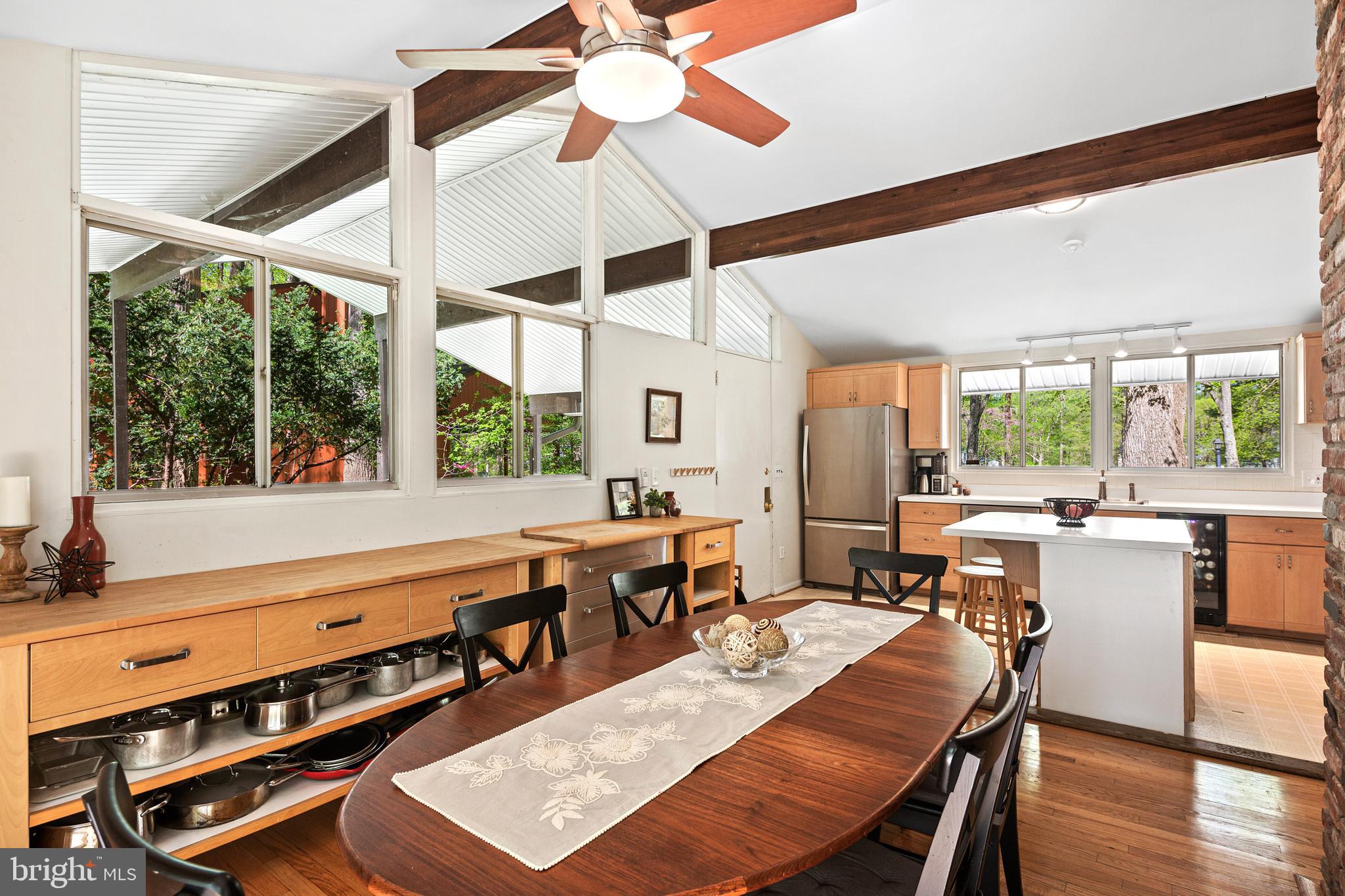 11097 Swansfield Road Columbia, MD 21044 - Photo 9 of 30 Natural light from all sides!