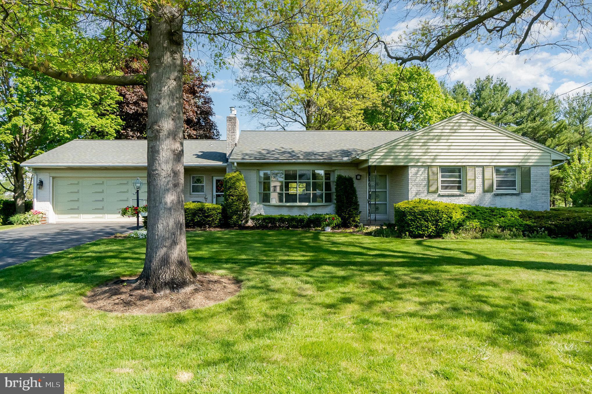 609 West Orange Street Lititz, PA 17543 - Photo 2 of 36 Front