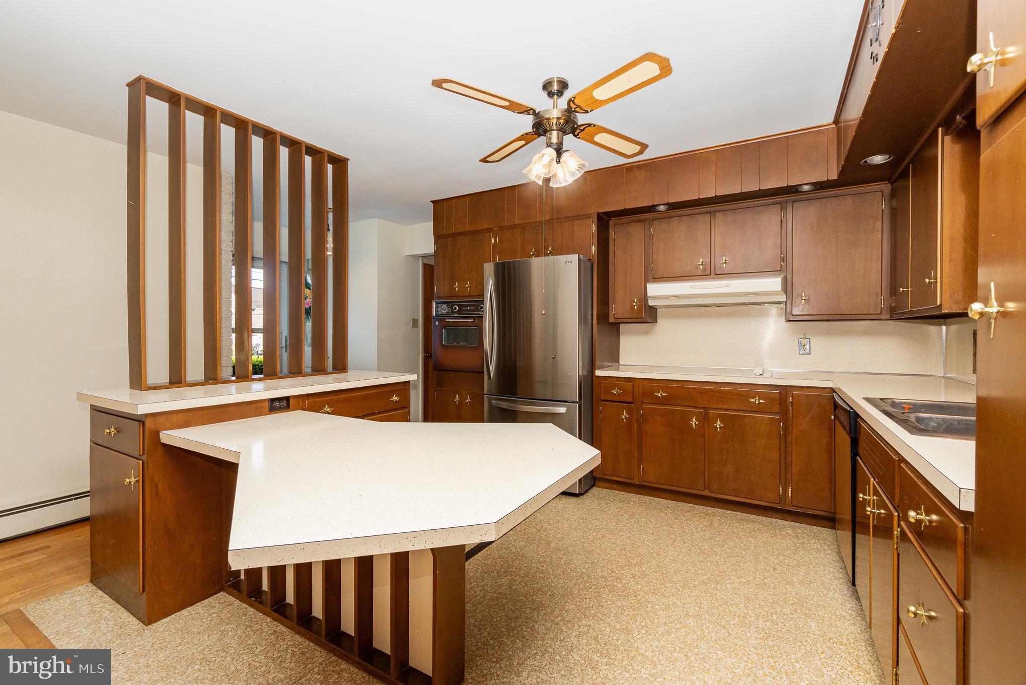609 West Orange Street Lititz, PA 17543 - Photo 10 of 36 Kitchen