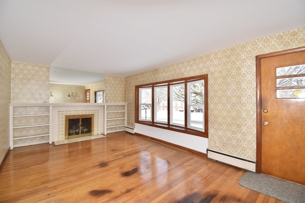 79 Arvilla Street Springfield, MA 01118 - Photo 11 of 28