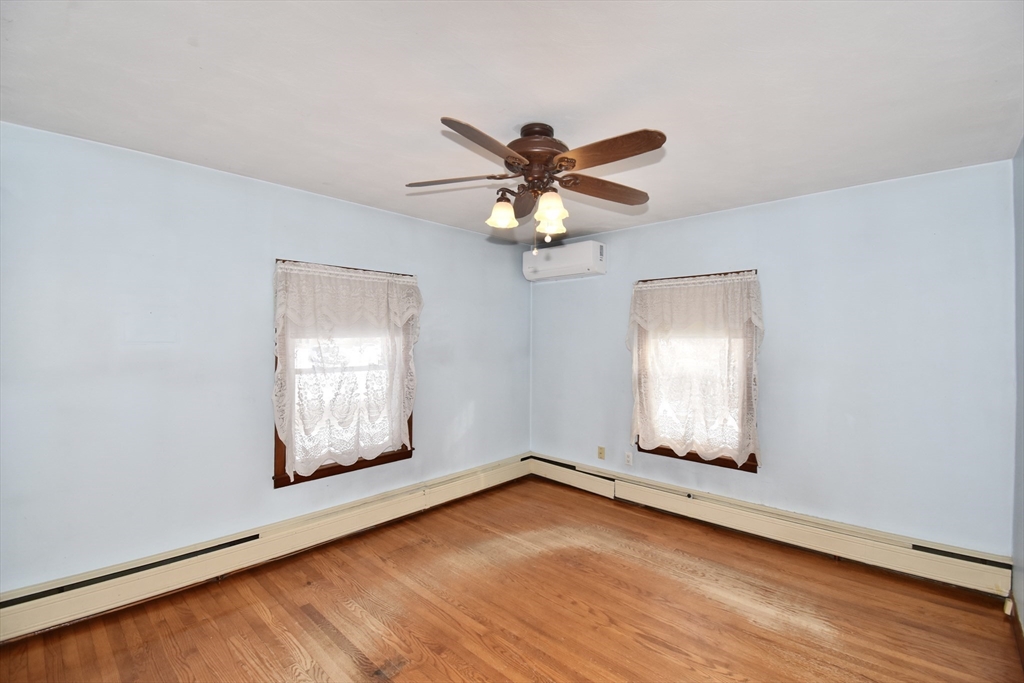 79 Arvilla Street Springfield, MA 01118 - Photo 17 of 28