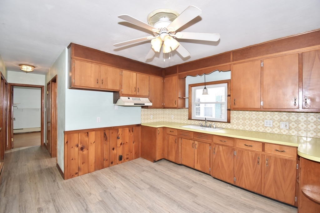 79 Arvilla Street Springfield, MA 01118 - Photo 2 of 28