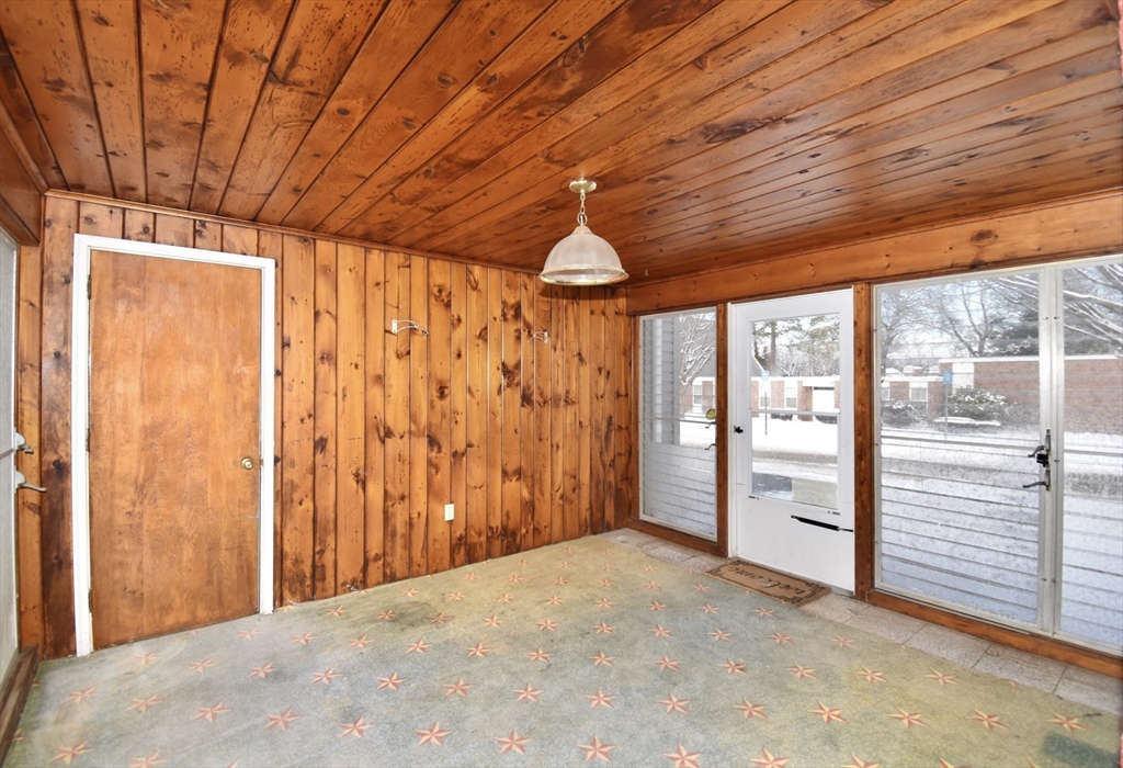 79 Arvilla Street Springfield, MA 01118 - Photo 24 of 28