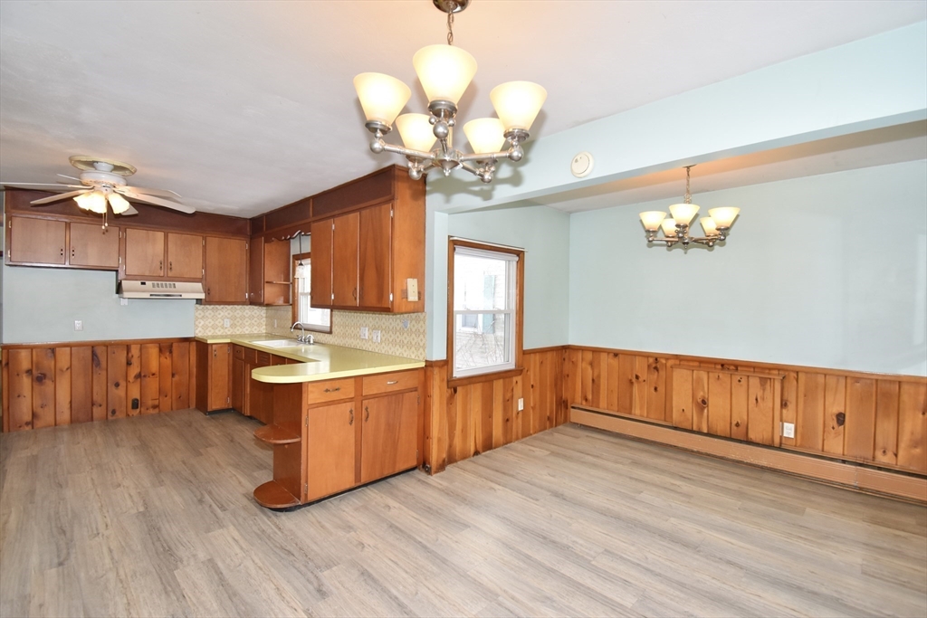 79 Arvilla Street Springfield, MA 01118 - Photo 5 of 28