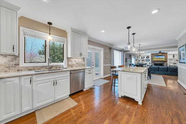 $685,000 | 702 Marion Lane, Salem, VA 24153