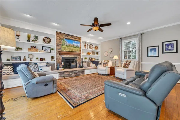 $685,000 | 702 Marion Lane, Salem, VA 24153