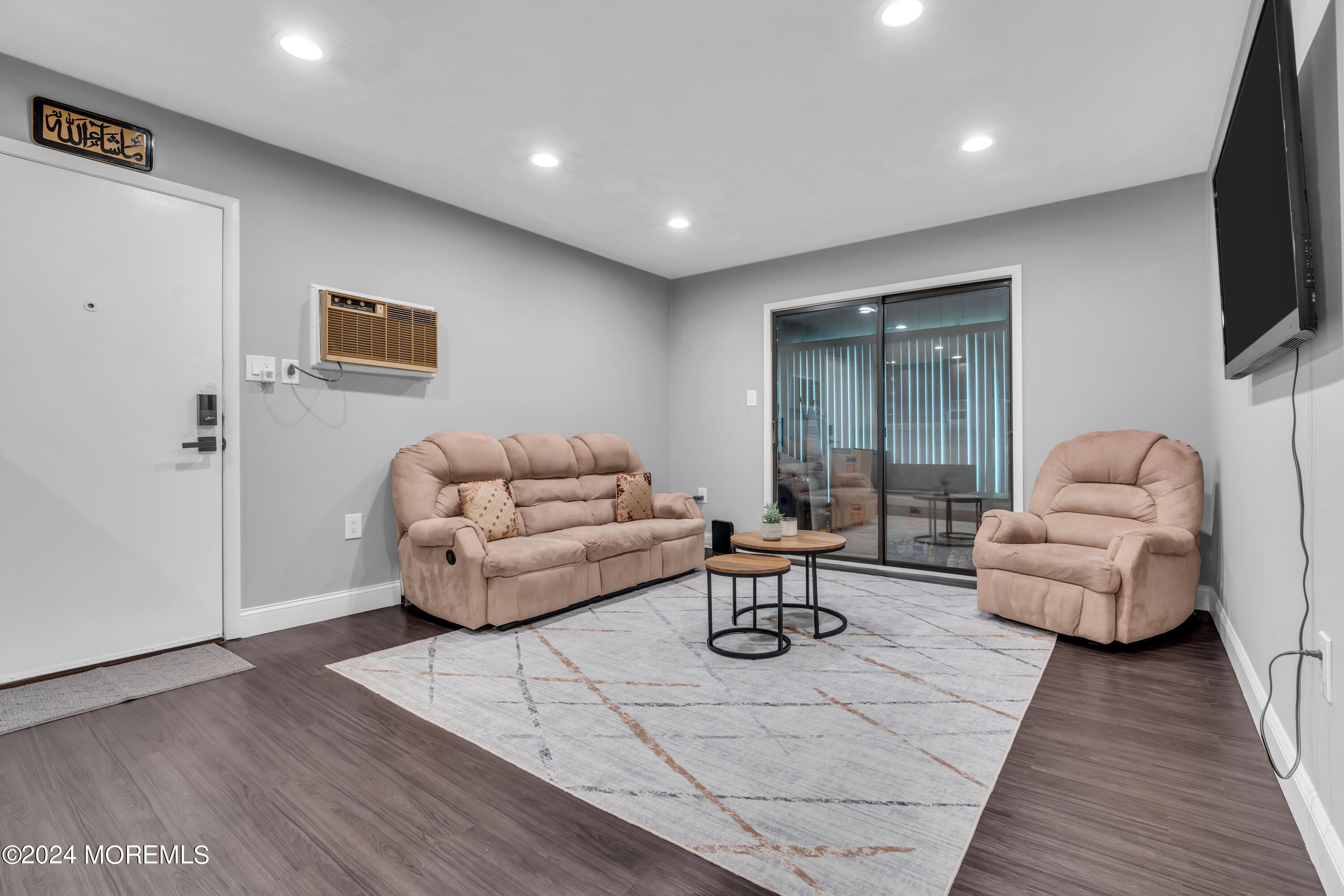 91 Arrowood Road, Unit B Manalapan, NJ 07726 - Photo 4 of 12 008_dsc04571_72