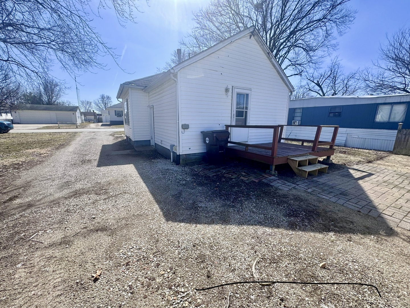 1619 East Washington Street Clinton, IL 61727 - Photo 23 of 32 a view of a backyard with a sitting area