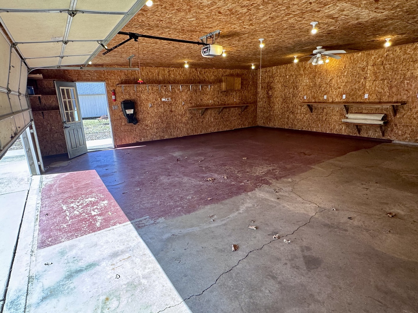 1619 East Washington Street Clinton, IL 61727 - Photo 29 of 32 a view of a terrace