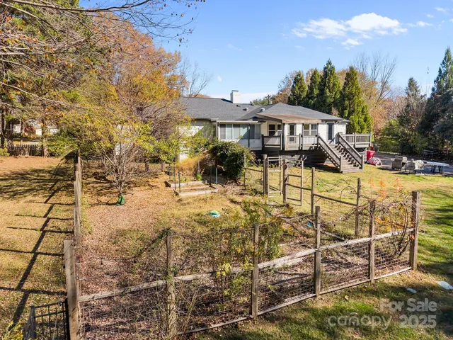 a view of a outdoor space
