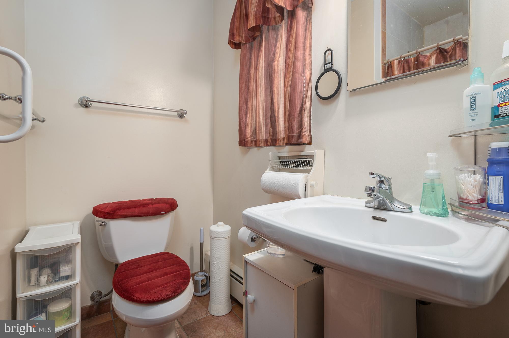 801 Providence Road Towson, MD 21286 - Photo 17 of 30 Primary Bathroom