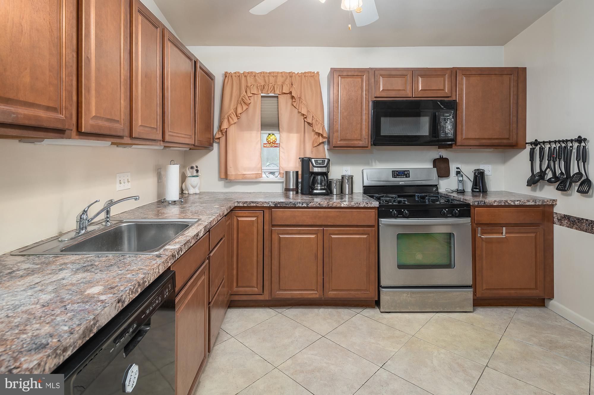 801 Providence Road Towson, MD 21286 - Photo 9 of 30 Spacious Kitchen with Vaulted Ceilings
