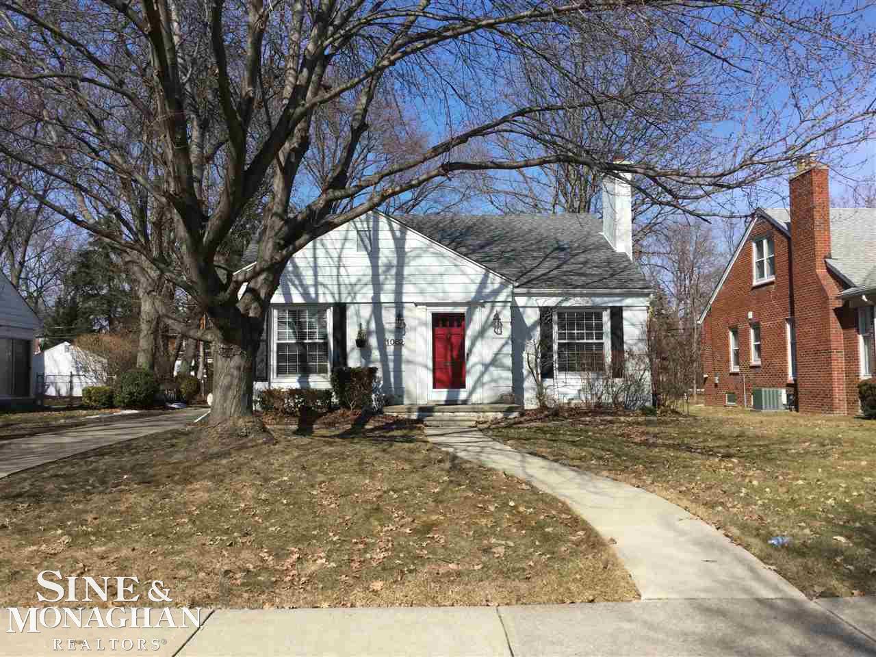 1082 Hampton Road Grosse Pointe Woods, MI 48236 - Photo 1 of 50