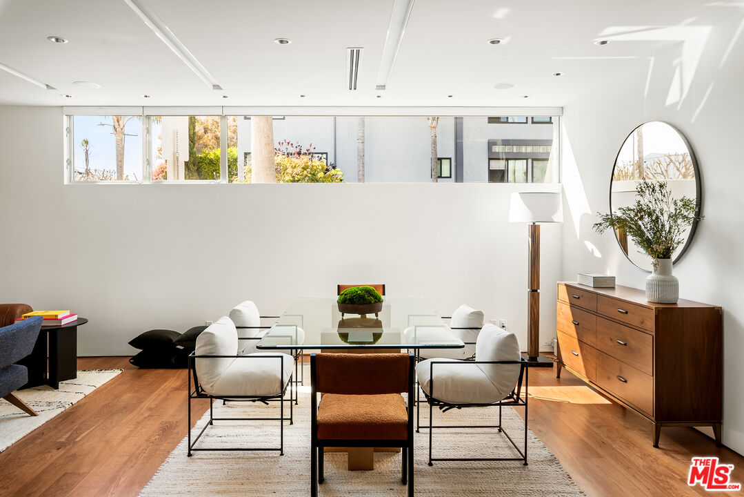 702 6th Avenue Venice, CA 90291 - Photo 12 of 27