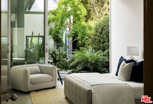 $5,949,000 | 702 6th Avenue, Venice, CA 90291