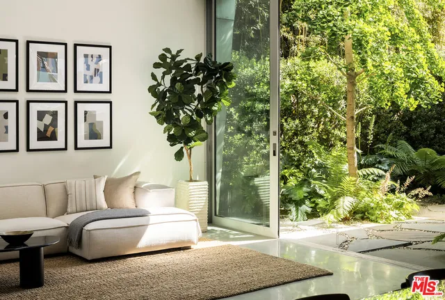 $5,949,000 | 702 6th Avenue, Venice, CA 90291