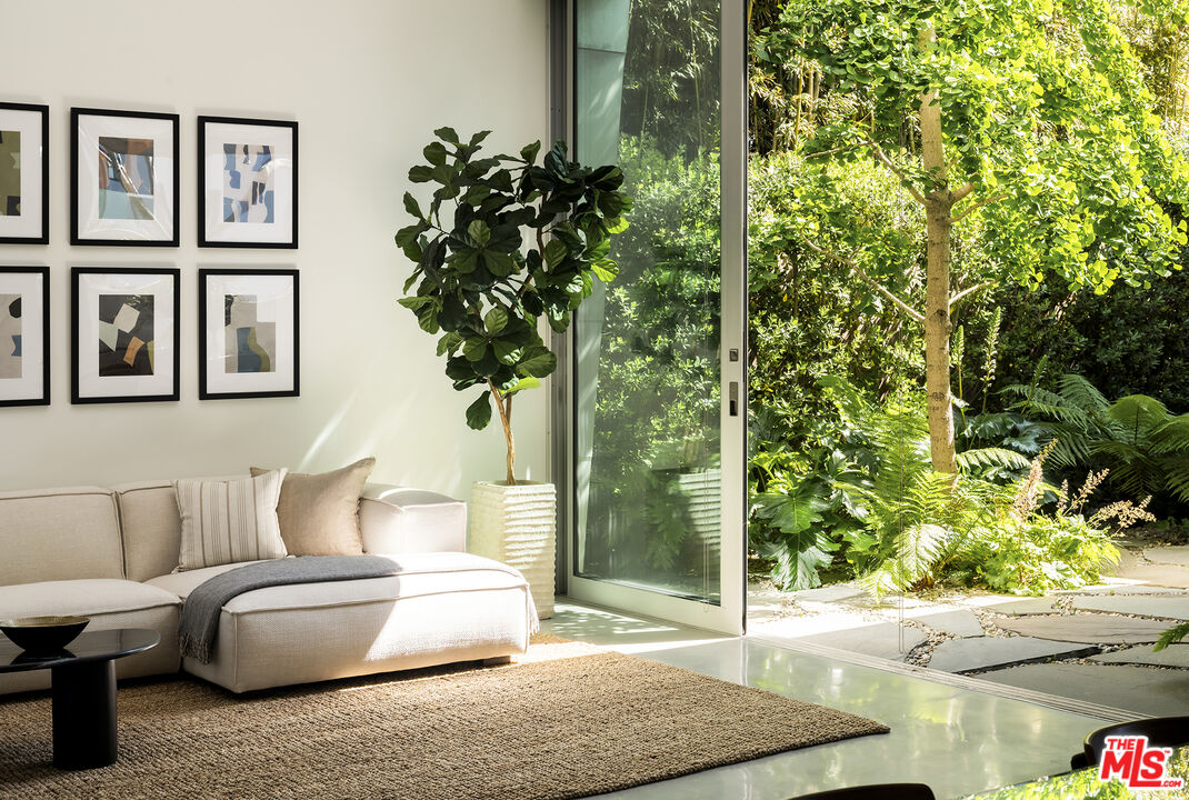 702 6th Avenue Venice, CA 90291 - Photo 6 of 27 a view of a porch with furniture