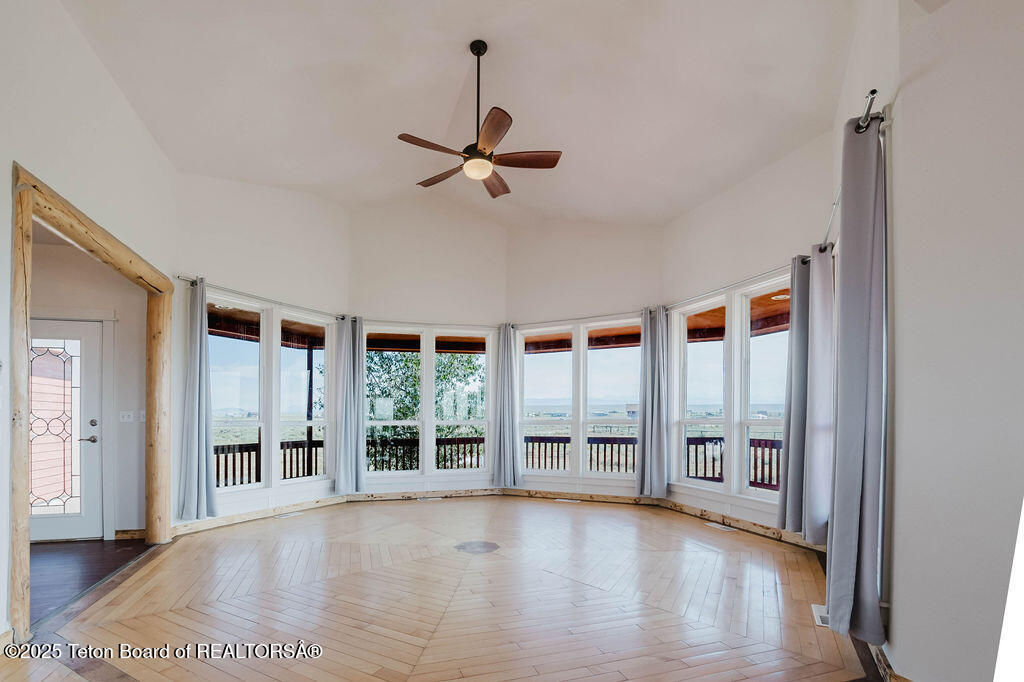 44 Glacier Road Pinedale, WY 82941 - Photo 4 of 44 Beautiful Great Room
