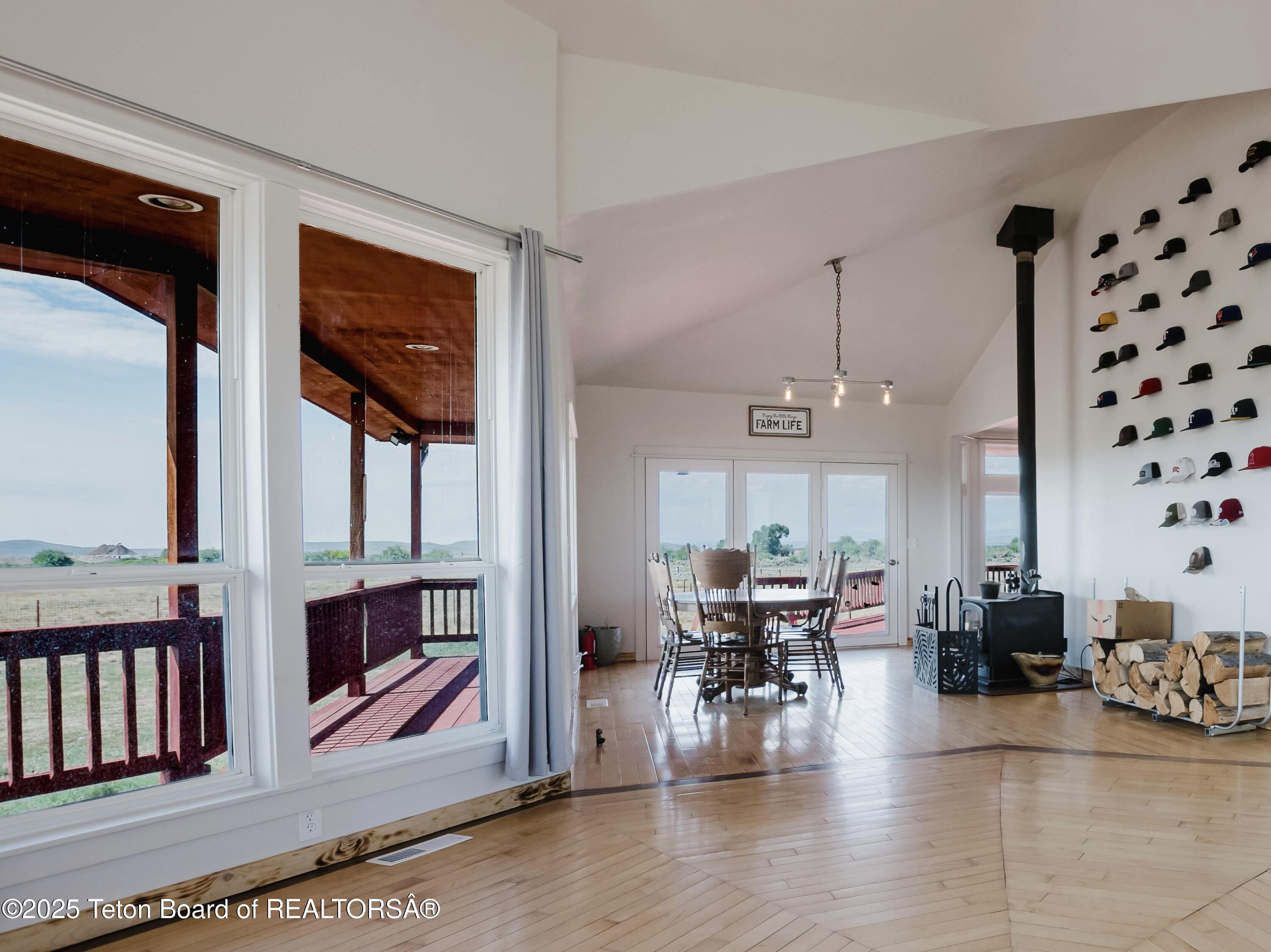 44 Glacier Road Pinedale, WY 82941 - Photo 9 of 44 Dining Area