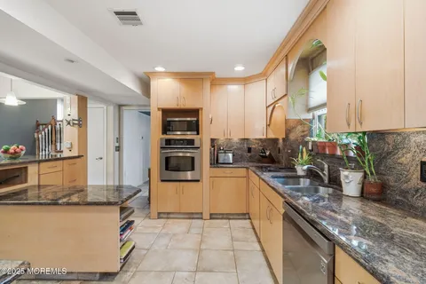 $699,000 | 17 Sugar Bush Road, Howell, NJ 07731