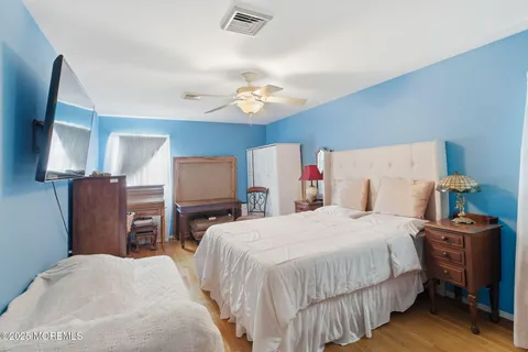 $699,000 | 17 Sugar Bush Road, Howell, NJ 07731