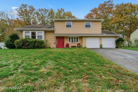 $699,000 | 17 Sugar Bush Road, Howell, NJ 07731