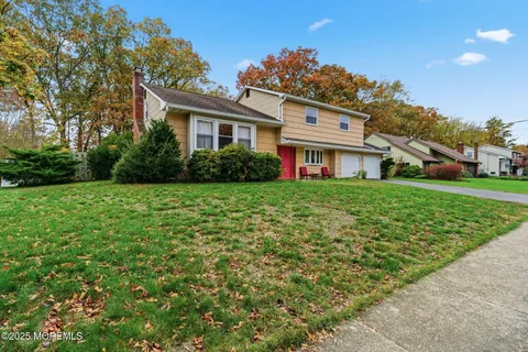 $699,000 | 17 Sugar Bush Road, Howell, NJ 07731