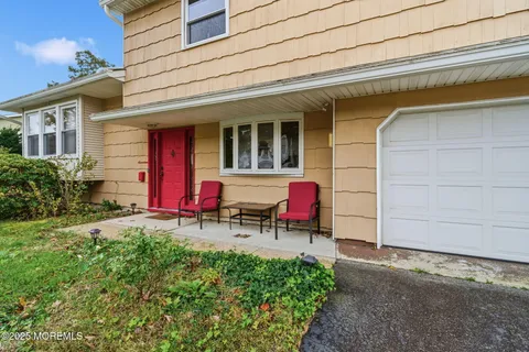 $699,000 | 17 Sugar Bush Road, Howell, NJ 07731